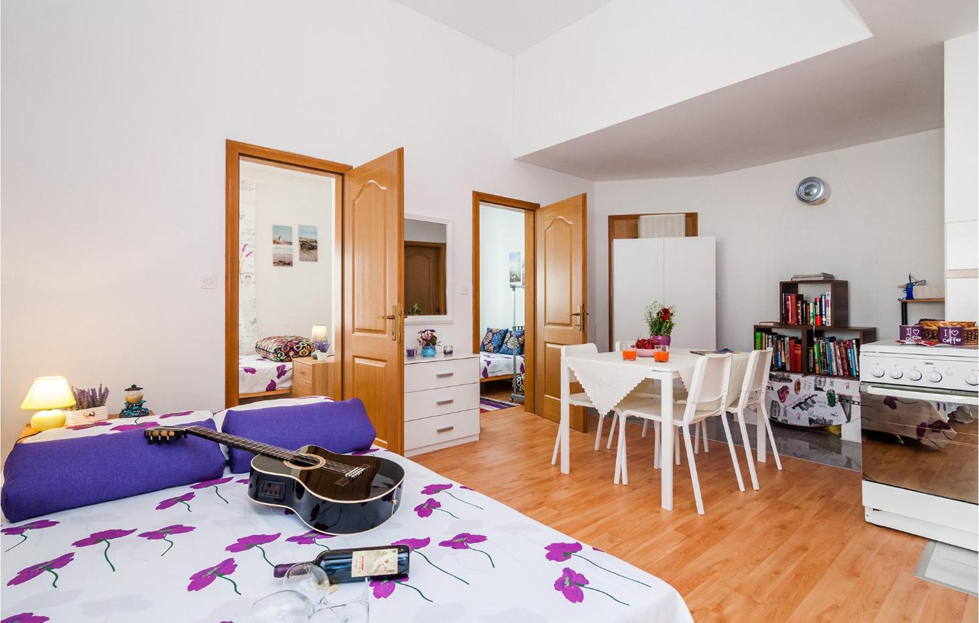 Nice Apartment In Vinjerac With Kitchen 外观 照片