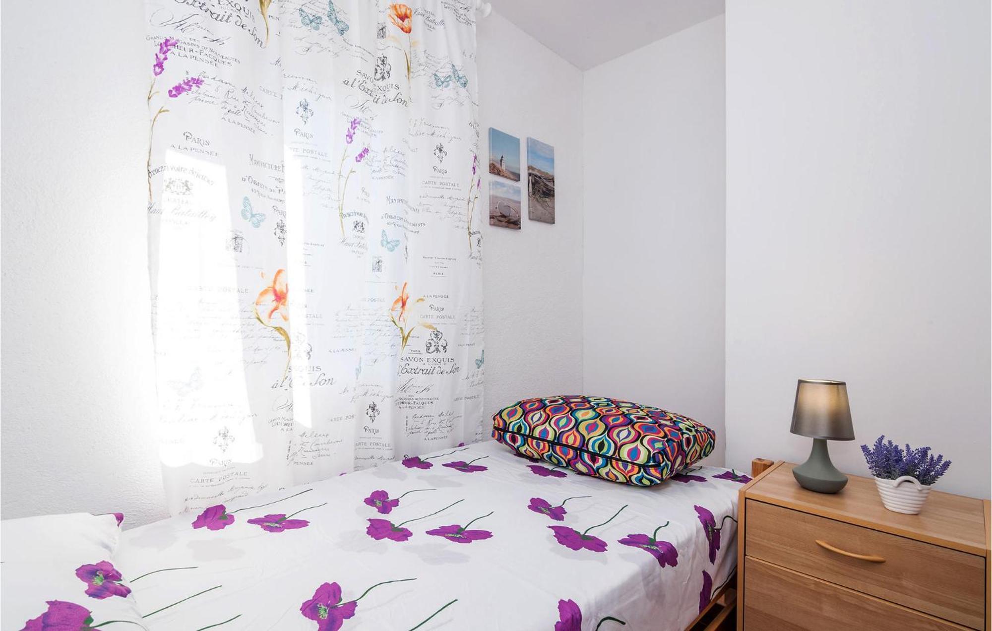 Nice Apartment In Vinjerac With Kitchen 外观 照片